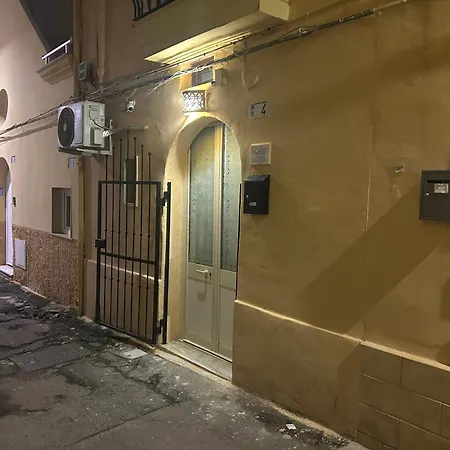 Casa Il Pumo بيت للعطل غالّيبولي